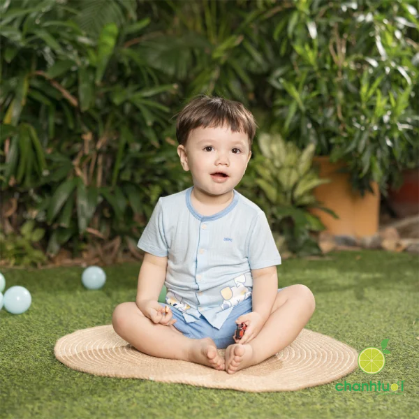 chat-lieu-quan-ao-so-dinh-be-trai-1