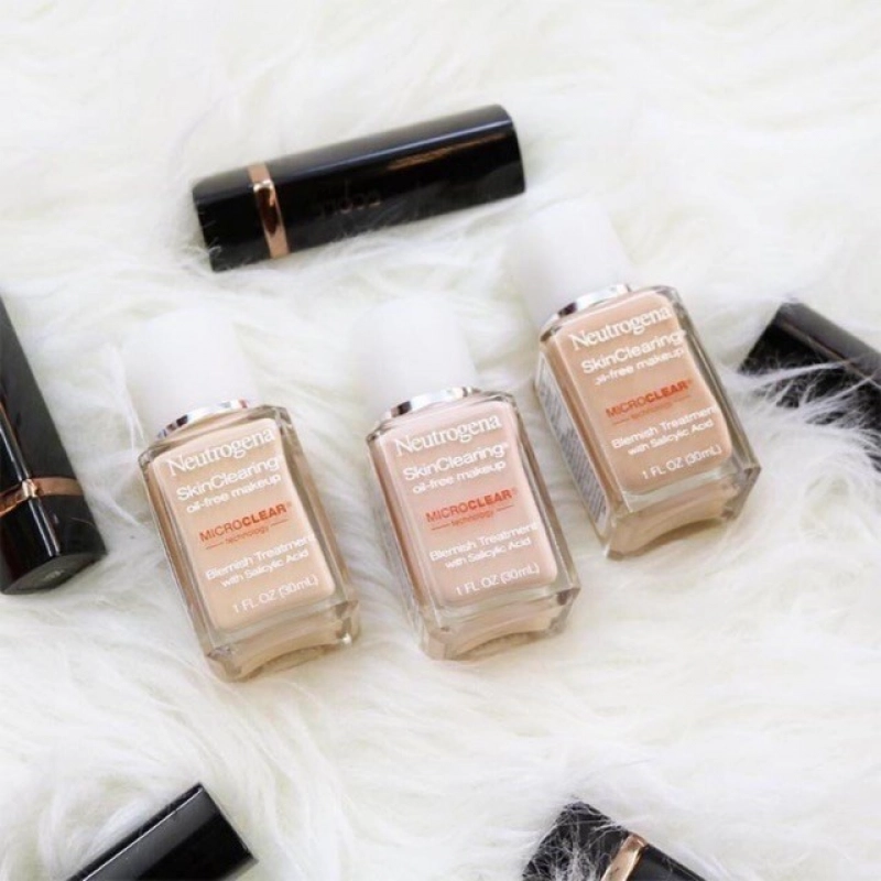 Kem nền Neutrogena Skin Clearing