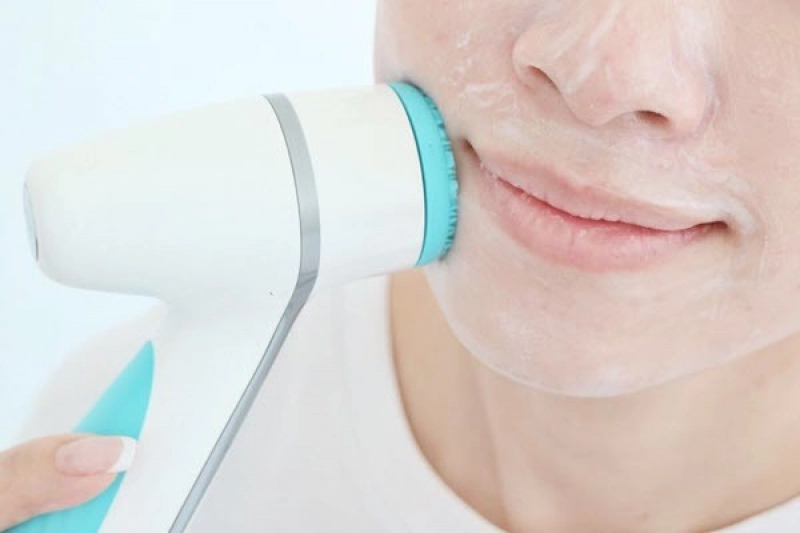 Máy massage mặt LumiSpa Nuskin