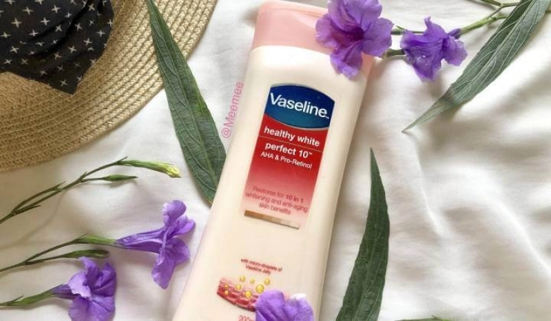 Sữa dưỡng thể trắng da Vaseline Perfect 10