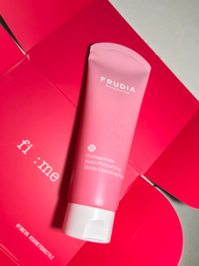 Sữa Rửa Mặt Thạch Lựu Frudia Pomegranate Nutri-Moisturizing Sticky Cleansing Foam