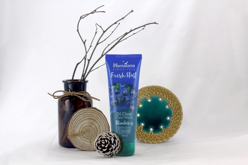 Sữa rửa mặt Himalaya Fresh Start Oil Clear Blueberry Face Wash