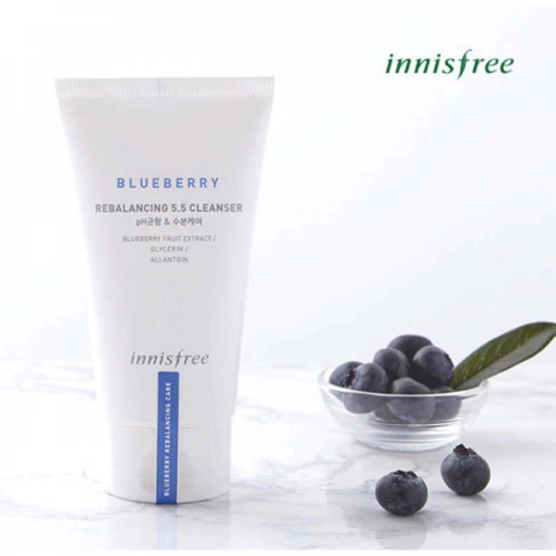 Sữa rửa mặt từ blueberry innisfree Blueberry Rebalancing 5.5 Cleanser