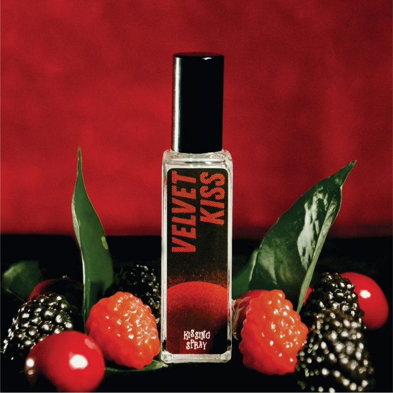 Xịt thơm miệng Kissing Spray