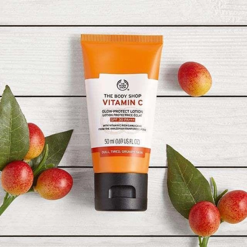 Kem dưỡng da The Body Shop Vitamin C SPF30 PA+++