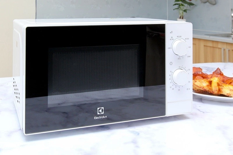 Lò Vi Sóng Cơ Có Nướng Electrolux EMM2022GW (20L)