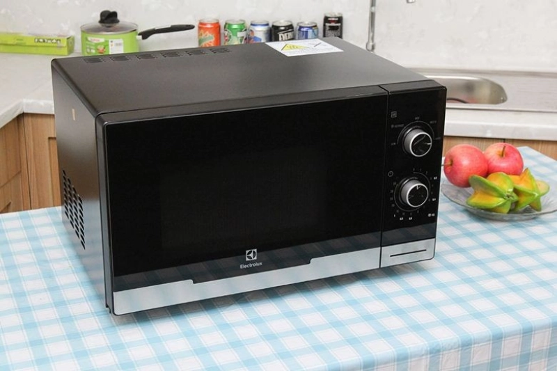 Lò vi sóng Electrolux EMM2308X 23L 800W