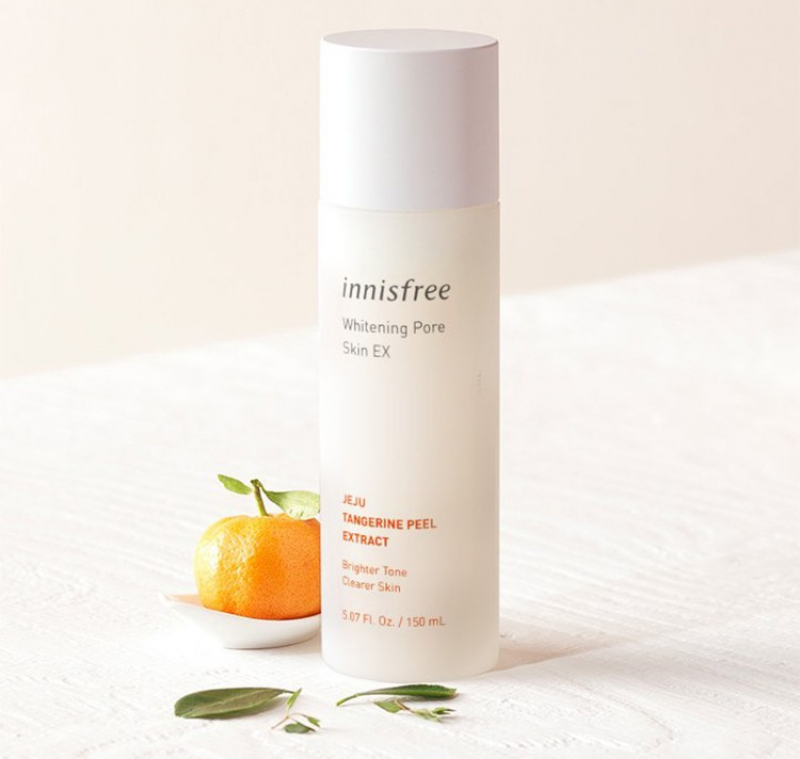Nước hoa hồng trắng da thu nhỏ lỗ chân lông Innisfree whitening pore skin