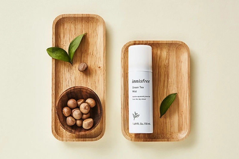 Xịt khoáng dưỡng ẩm từ trà xanh đảo Jeju Innisfree Green Tea Mist
